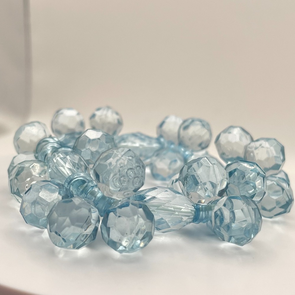 Vintage Y2K Blue Lucite Acrylic Faceted Bead Stretch Chunk Cluster Bracelet - Picture 6 of 11